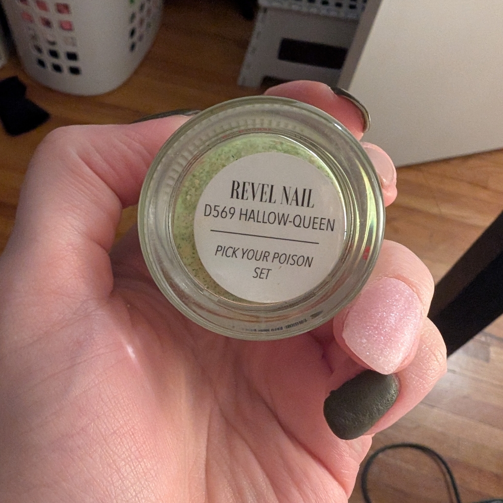 Halloween Nail Dip - Picture 2 of 3
